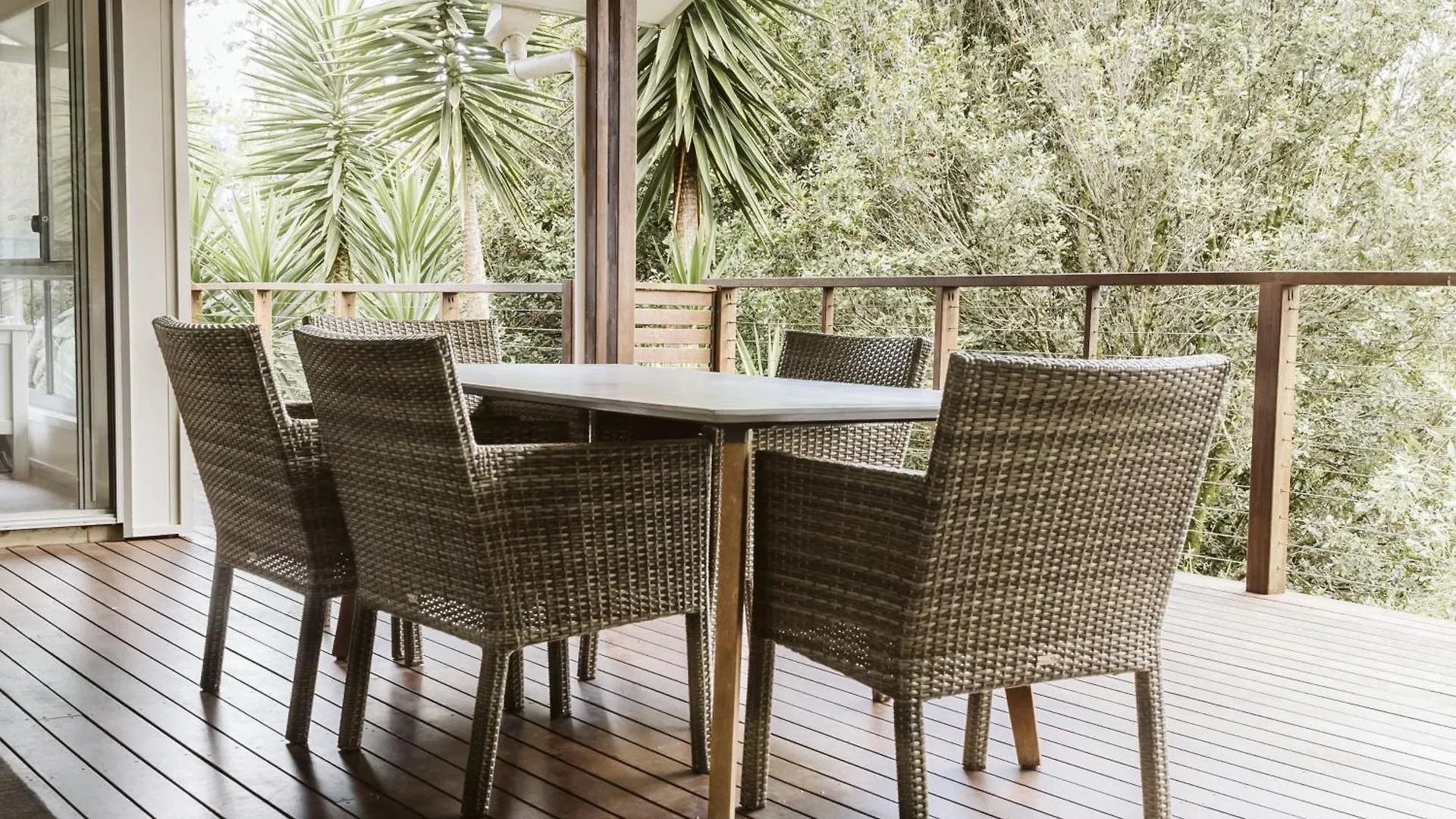 Private 2 Bedroom Cottage With Lakeview Малени 0*,  Австралия