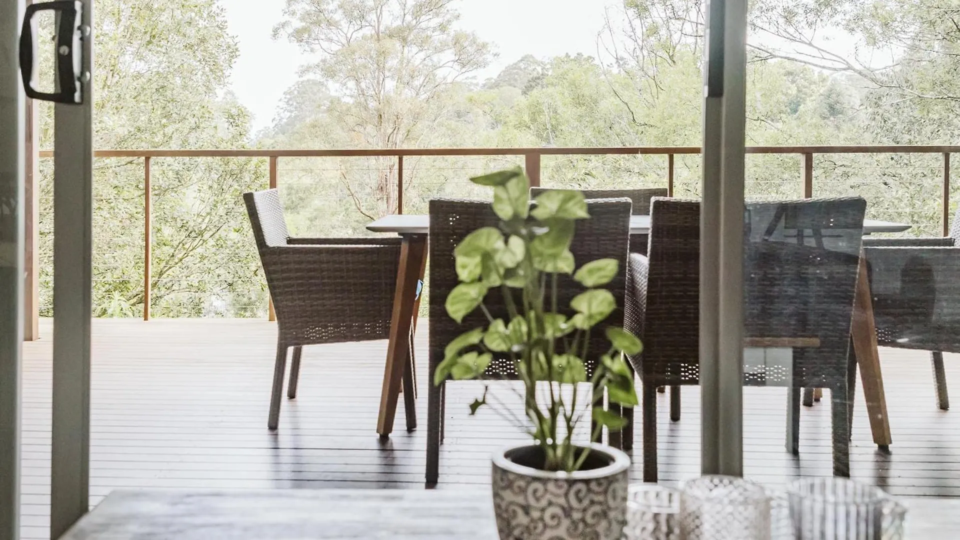 Private 2 Bedroom Cottage With Lakeview 말레니 펜션