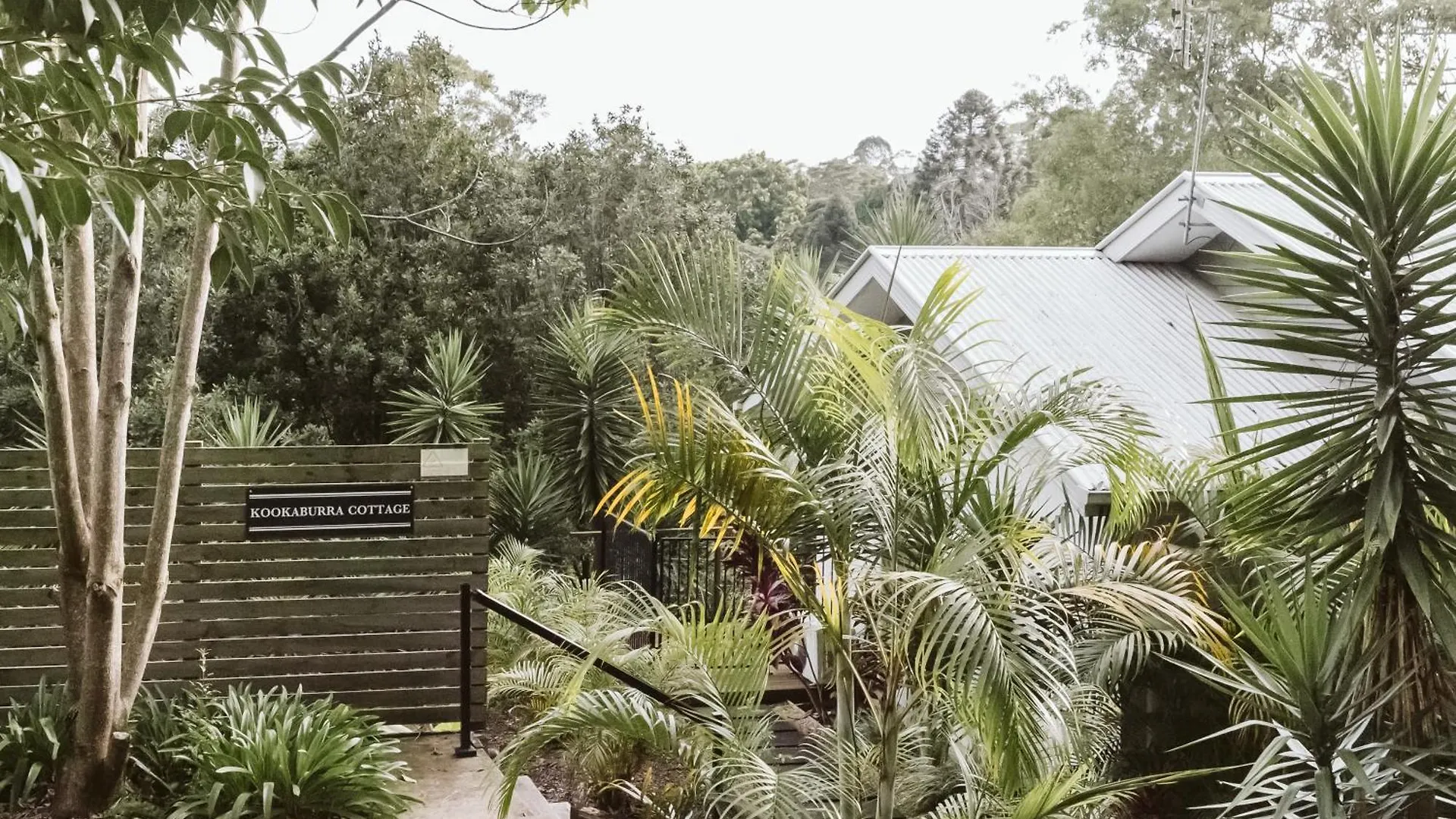 Private 2 Bedroom Cottage With Lakeview 말레니